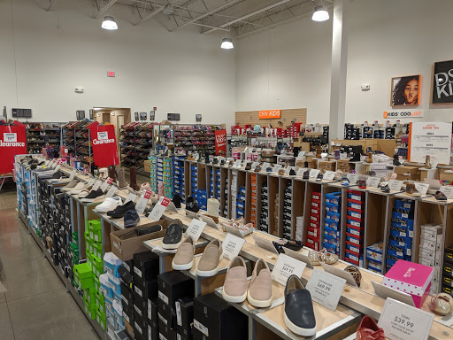 Shoe Store «DSW Designer Shoe Warehouse», reviews and photos, 11531 Fountains Dr, Maple Grove, MN 55369, USA