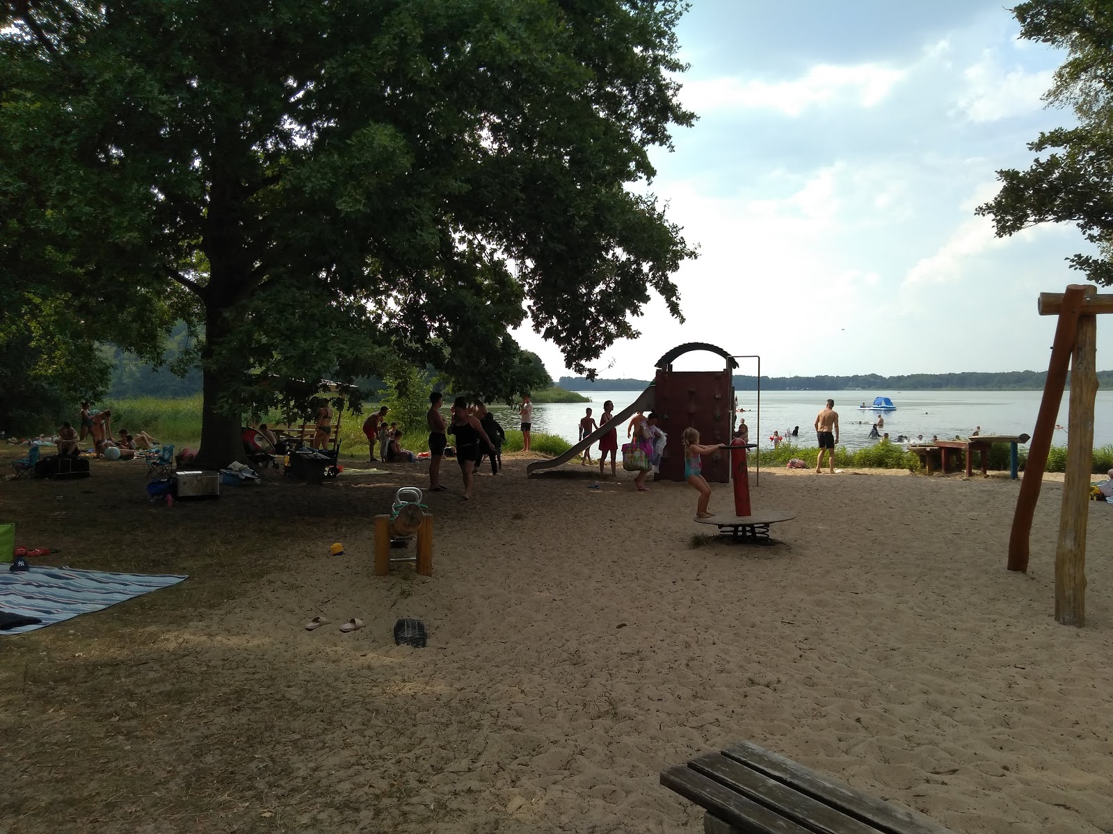 Foto van Badestrand Patzer Vordersee met een rechte kustlijn