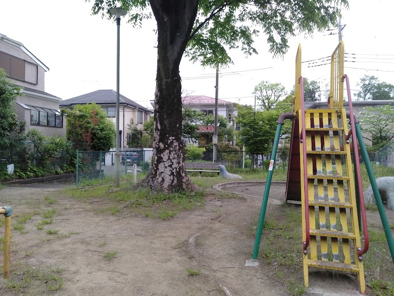 金井八幡児童公園