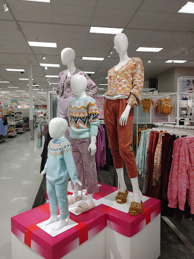 Department Store «Target», reviews and photos, 800 Broadview Village Sq, Broadview, IL 60155, USA