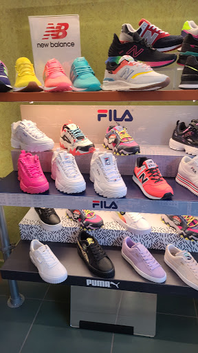 Shoe Store «Journeys», reviews and photos, 15900 La Cantera Pkwy #6635, San Antonio, TX 78256, USA