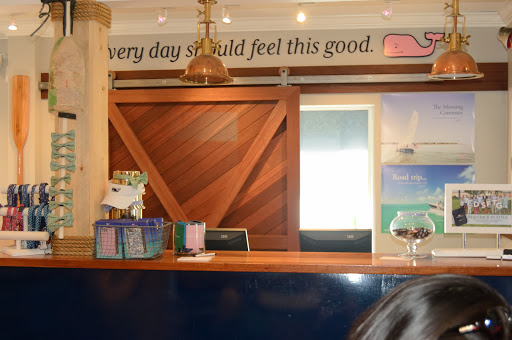 Clothing Store «Vineyard Vines», reviews and photos, 56 Narragansett Ave, Oak Bluffs, MA 02557, USA