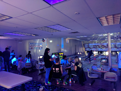 Bowling Alley «Wilmette Bowling Center Inc», reviews and photos, 1903 Schiller Ave, Wilmette, IL 60091, USA