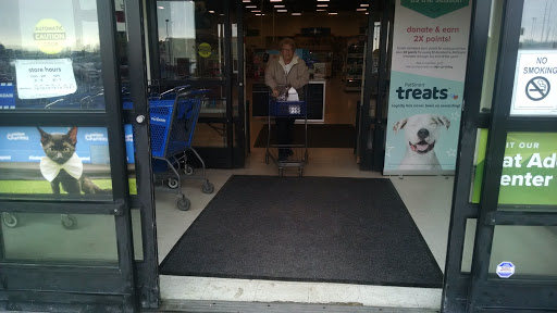 Pet Supply Store «PetSmart», reviews and photos, 1390 N Dupont Hwy, Dover, DE 19901, USA
