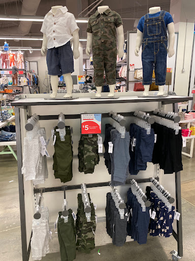 Clothing Store «Old Navy», reviews and photos, 634 Spectrum Center Dr, Irvine, CA 92618, USA