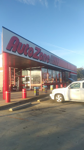 Auto Parts Store «AutoZone», reviews and photos, 901 Summit Ave, Greensboro, NC 27405, USA