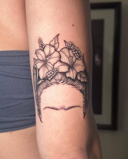 Explore under knee tattoo ideas, creative tattoo ideas in Brooklyn, available at Don Vano by the Verrazzano