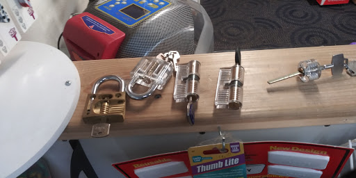 Locksmith «Advantage Locksmith Portland», reviews and photos, 8104 SW Durham Rd, Portland, OR 97224, USA