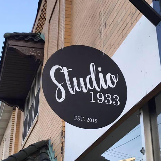 Studio 1933: Pittsburgh Event Space and Photography Studio