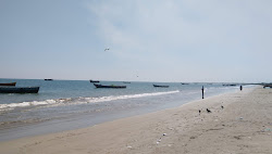 Zdjęcie Thoothukudi Beach z powierzchnią turkusowa czysta woda