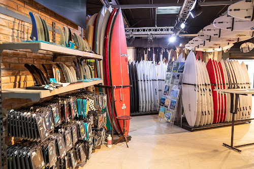 Magasin de vêtements Boardriders Quiksilver Billabong Roxy Element DC Shoes RVCA Capbreton