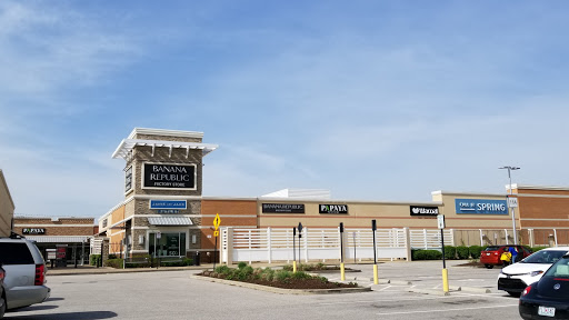 Shopping Mall «Taubman Prestige Outlets», reviews and photos, 17057 N Outer 40 Rd, Chesterfield, MO 63005, USA