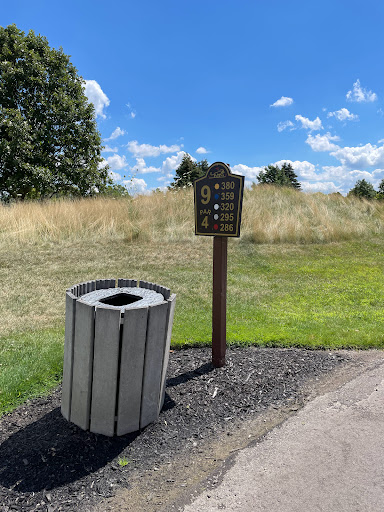 Golf Course «Tanglewood Golf Course», reviews and photos, 22805 Country Club Dr, South Lyon, MI 48178, USA