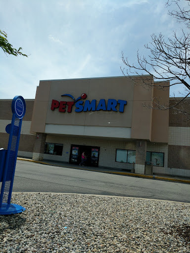 Pet Supply Store «PetSmart», reviews and photos, 3431 Tittabawassee Rd, Saginaw, MI 48604, USA