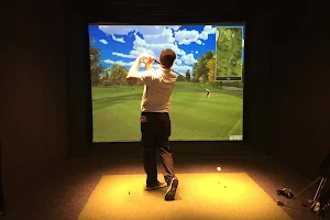 Big Swing Golf Kew - Indoor Golf and Bar image