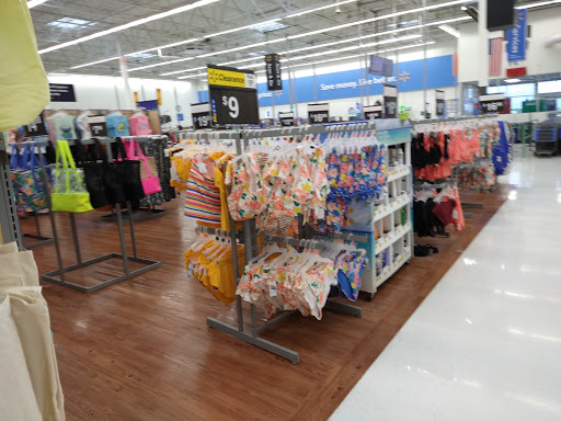 Department Store «Walmart Supercenter», reviews and photos, 814 W Bell Ave, Knoxville, IA 50138, USA