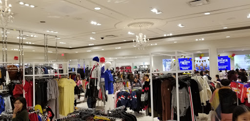Clothing Store «Forever 21», reviews and photos, 1 Garden State Plaza Blvd, Paramus, NJ 07652, USA