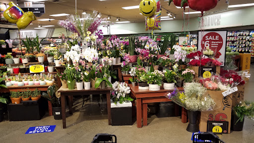 Grocery Store «Quality Food Center», reviews and photos, 1009 Monroe Ave, Enumclaw, WA 98022, USA