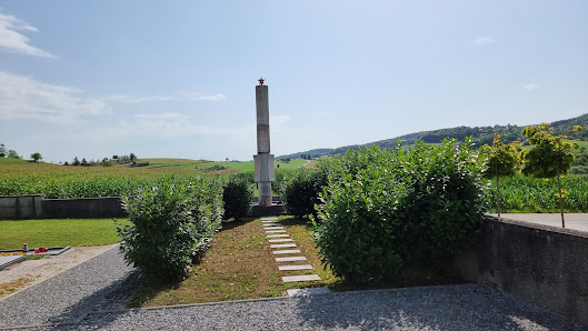 Pokopališče Šmarjeta Šmarjeta 40, 8220 Šmarješke Toplice, Slovenija