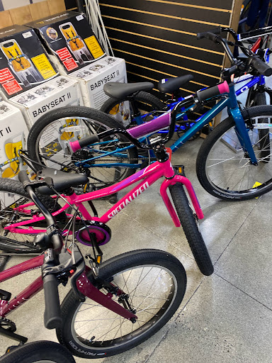 Bicycle Store «Bicycle Centres of Everett», reviews and photos, 4707 Evergreen Way, Everett, WA 98203, USA