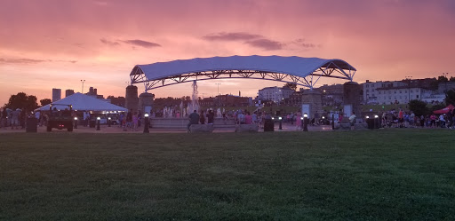 Amphitheater «The Liberty Bank Alton Amphitheater», reviews and photos, 1 Riverfront Dr, Alton, IL 62002, USA