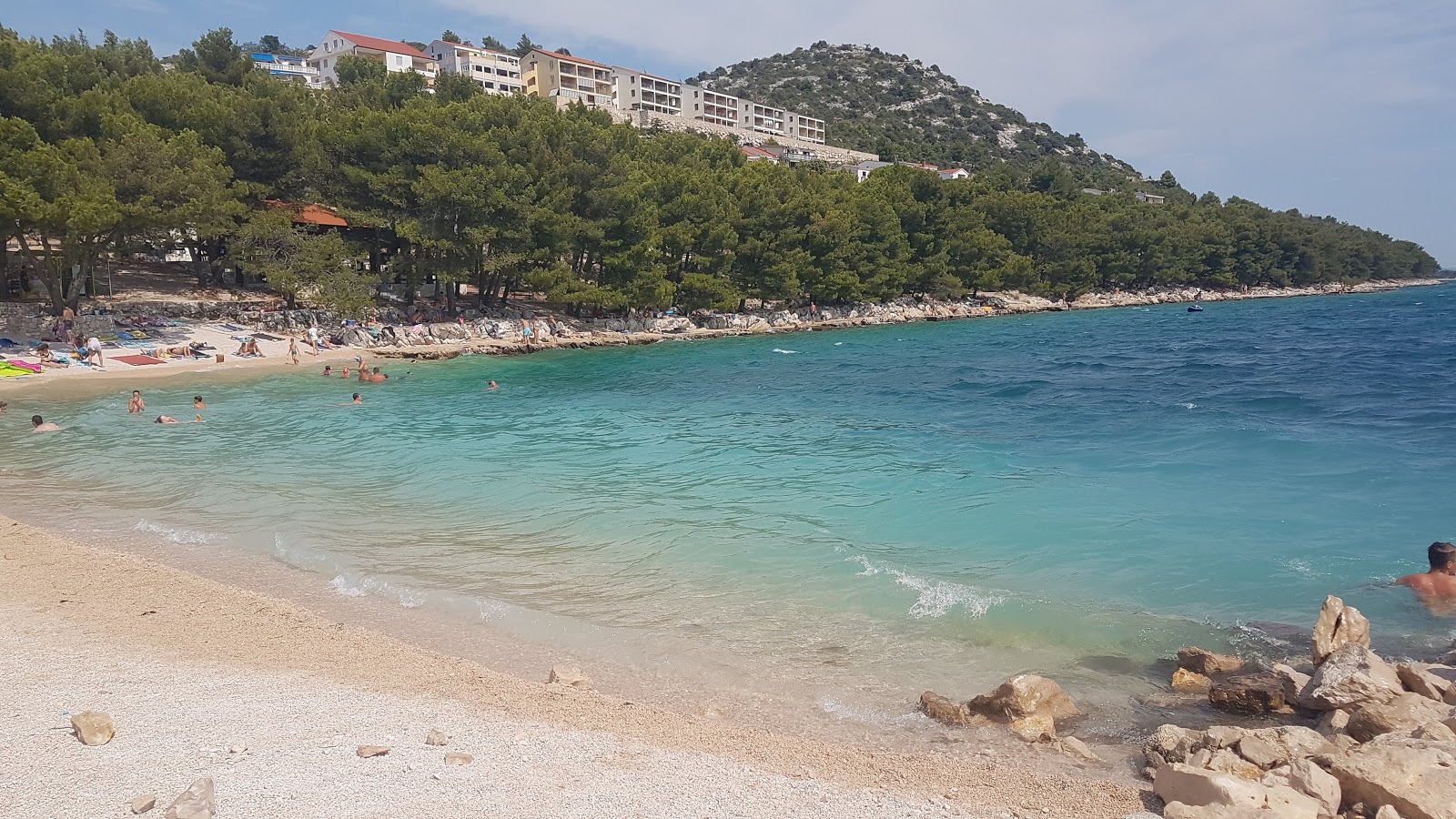 Foto von Dolaske Drage beach mit sehr sauber Sauberkeitsgrad