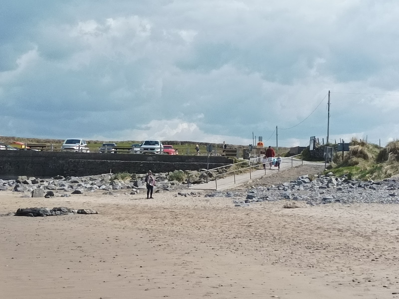 Photo de Dunmoran Beach - bon endroit convivial pour les animaux de compagnie pour les vacances