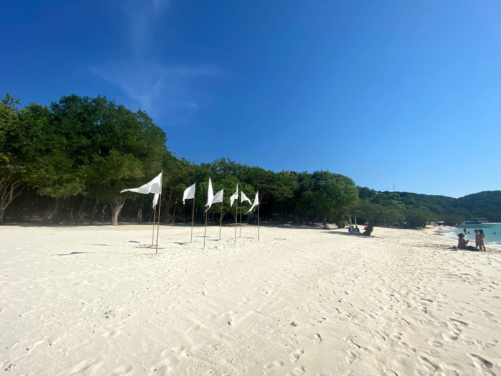 Foto de Tien Beach - lugar popular entre los conocedores del relax