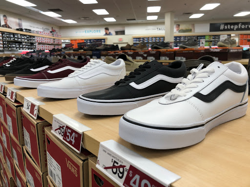Shoe Store «Famous Footwear», reviews and photos, 3606 Metro Dr, Council Bluffs, IA 51501, USA