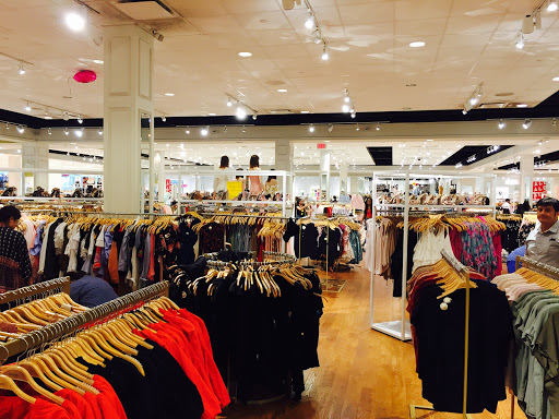Clothing Store «Forever 21», reviews and photos, 651 Kapkowski Rd, Elizabeth, NJ 07201, USA