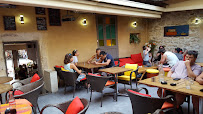 Atmosphère du Restaurant français Restaurant Chez Léon à Vallon-Pont-d'Arc - n°12