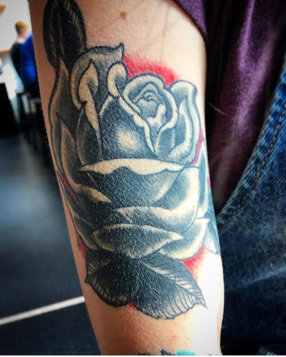 Tattoo Shop «American Graffiti Tattoo & Piercing», reviews and photos, 608 12th St, Sacramento, CA 95814, USA