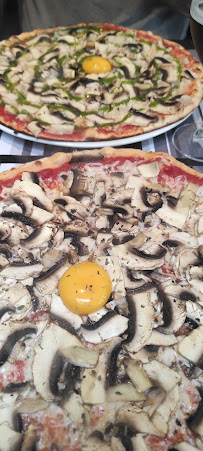 Pizza du Restaurant italien Pizzeria La Valleta à Villeneuve-sur-Bellot - n°7