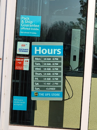 Shipping and Mailing Service «The UPS Store», reviews and photos, 17195 Silver Pkwy, Fenton, MI 48430, USA