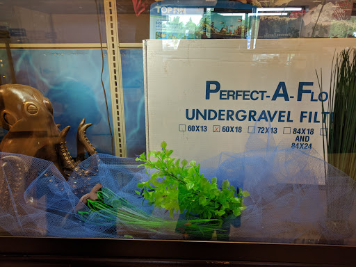 Pet Supply Store «PetSmart», reviews and photos, 5650 Mercury Dr, Dearborn, MI 48126, USA