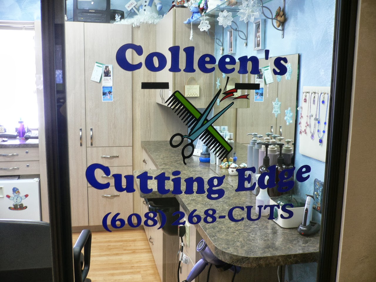 Colleen's Cutting Edge