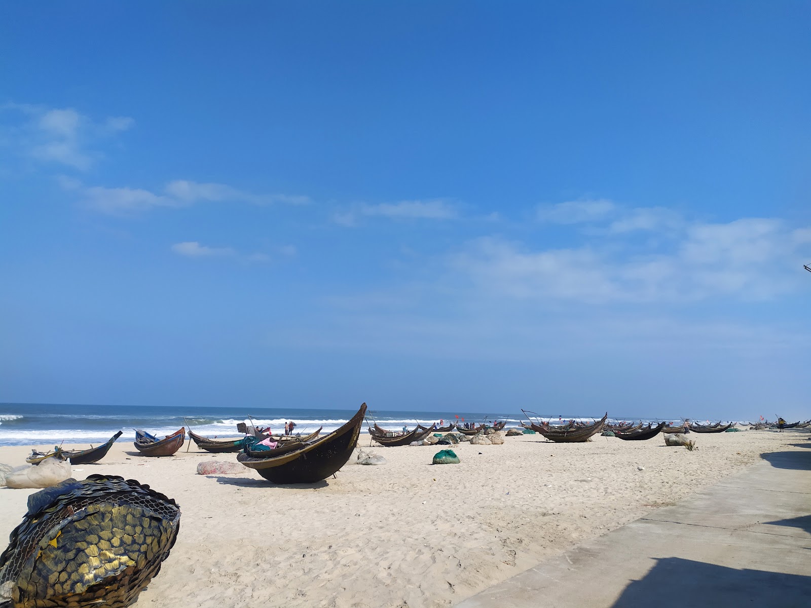 Foto de Trieu Lang Beach com areia brilhante superfície