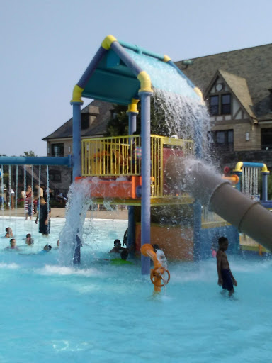 Water Park «Forest Park Aquatic Center», reviews and photos, 7501 Harrison St, Forest Park, IL 60130, USA