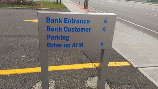 Bank of America (with Drive-thru ATM) image 3