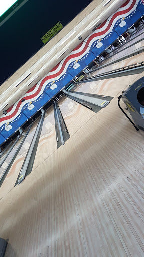 Bowling Alley «Brunswick Zone Chesterfield Lanes», reviews and photos, 176 Four Seasons Shopping Center, Chesterfield, MO 63017, USA