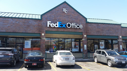Print Shop «FedEx Office Print & Ship Center», reviews and photos, 1720 N Harlem Ave, Elmwood Park, IL 60707, USA