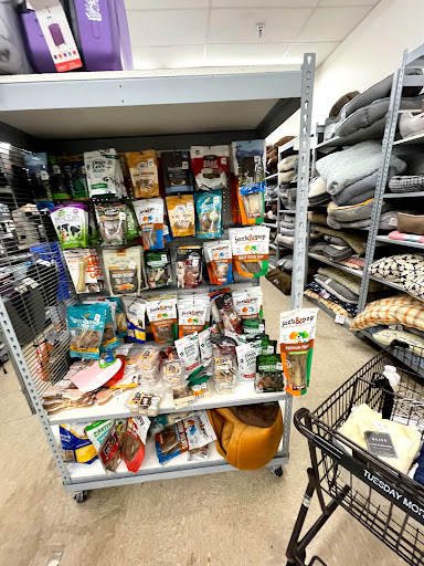 Home Goods Store «Tuesday Morning», reviews and photos, 1615 Sun City Center Plaza, Sun City Center, FL 33573, USA