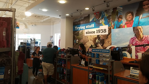 Sportswear Store «Columbia Sportswear Outlet Store», reviews and photos, 5885 Gulf Fwy #301, Texas City, TX 77591, USA