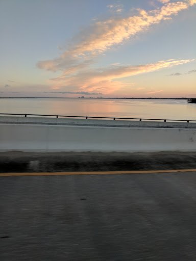 American Restaurant «Paradise Tiki Hut Restaurant and Bar», reviews and photos, 1502 Miramar St, Cape Coral, FL 33904, USA