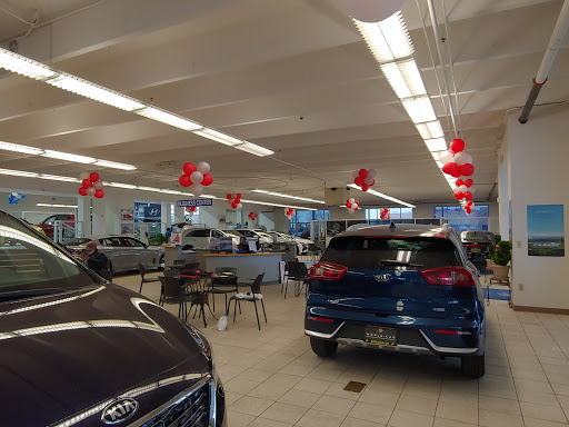 Car Dealer «World Car Kia South», reviews and photos, 7915 Interstate 35 Access Rd, San Antonio, TX 78224, USA