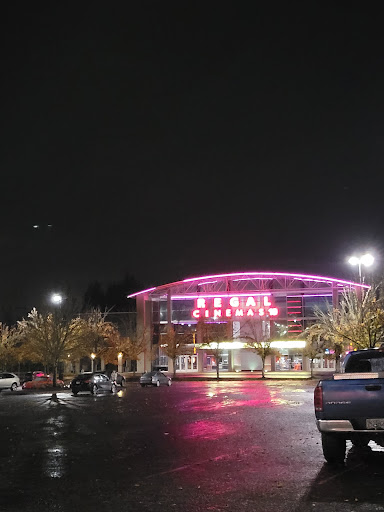 Movie Theater «Regal Cinemas Sherwood 10», reviews and photos, 15995 SW Tualatin-Sherwood Rd, Sherwood, OR 97140, USA