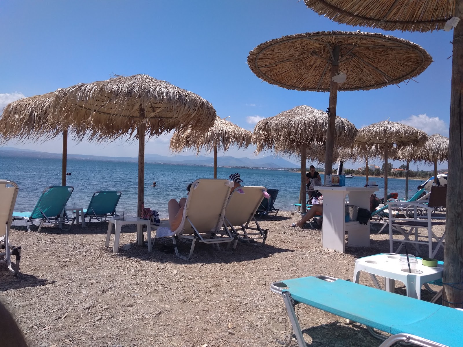 Foto af Agios Andreas beach faciliteter område