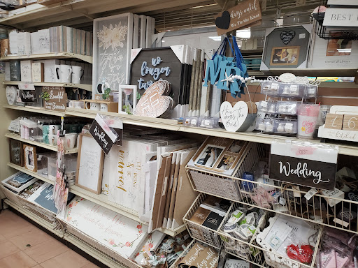 Home Goods Store «Christmas Tree Shops», reviews and photos, 28-34 Broadway, Lynnfield, MA 01940, USA