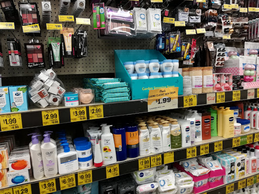 Grocery Store «Grocery Outlet Bargain Market», reviews and photos, 1130 Chester Pike, Sharon Hill, PA 19079, USA