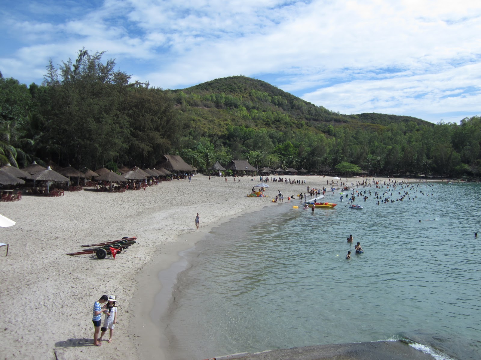 Photo de Nhu Tien Beach protégé par des falaises